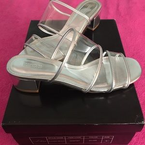 New Silver/metallic kitten heels 💋